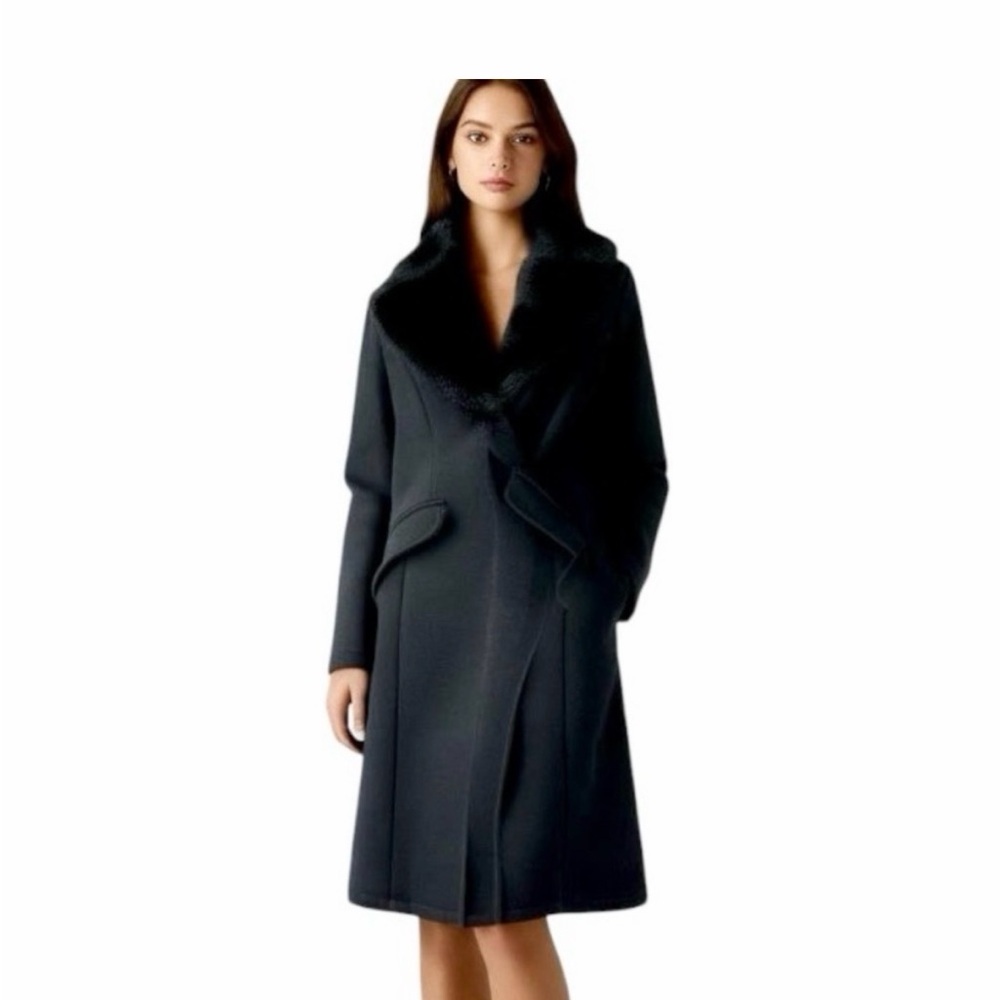 Elegant Black Coat with Faux Fur Collar